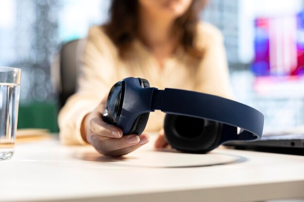 Nowe możliwości dzięki elastycznej elektronice: Jak składane urządzenia zmieniają rynek technologiczny?