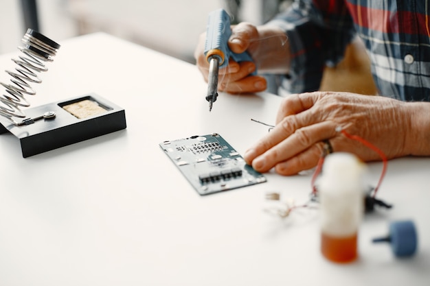 Jakie są najnowsze trendy w elektronice dla hobbystów?
